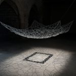 Perspicuum métal, fils d'aluminium - verre 400 x 300 x 1 cm