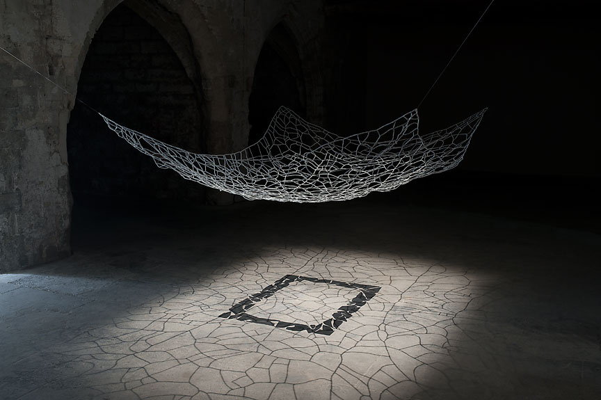 Perspicuum métal, fils d'aluminium - verre 400 x 300 x 1 cm
