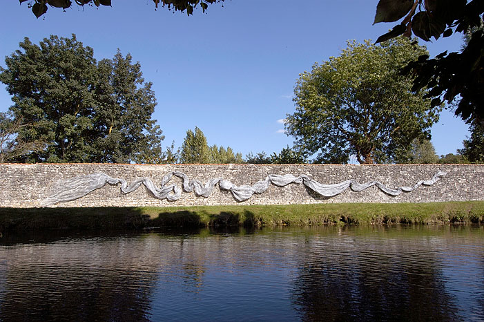 Le chemin du vent métal, toile aluminium 2,50 x 22 x 0,45 m