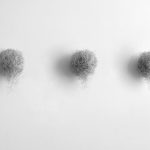 Le silence du vent métal - fils d'aluminium - plexi 29 x 135 x 15 cm